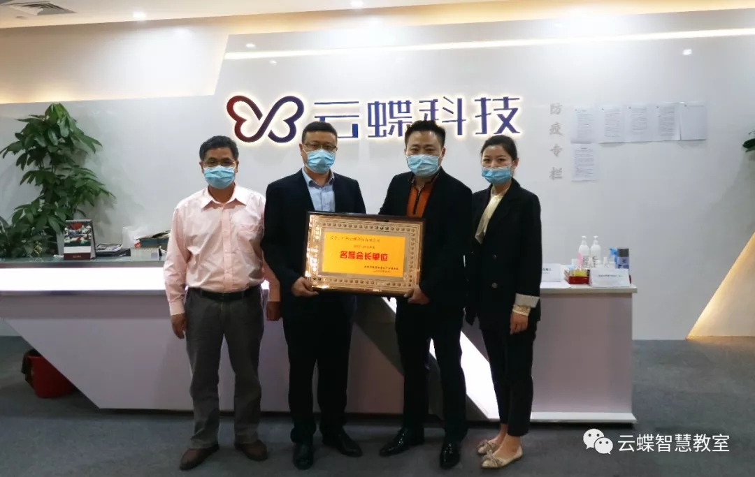 1592998664103673.jpg 640.webp (5).jpg