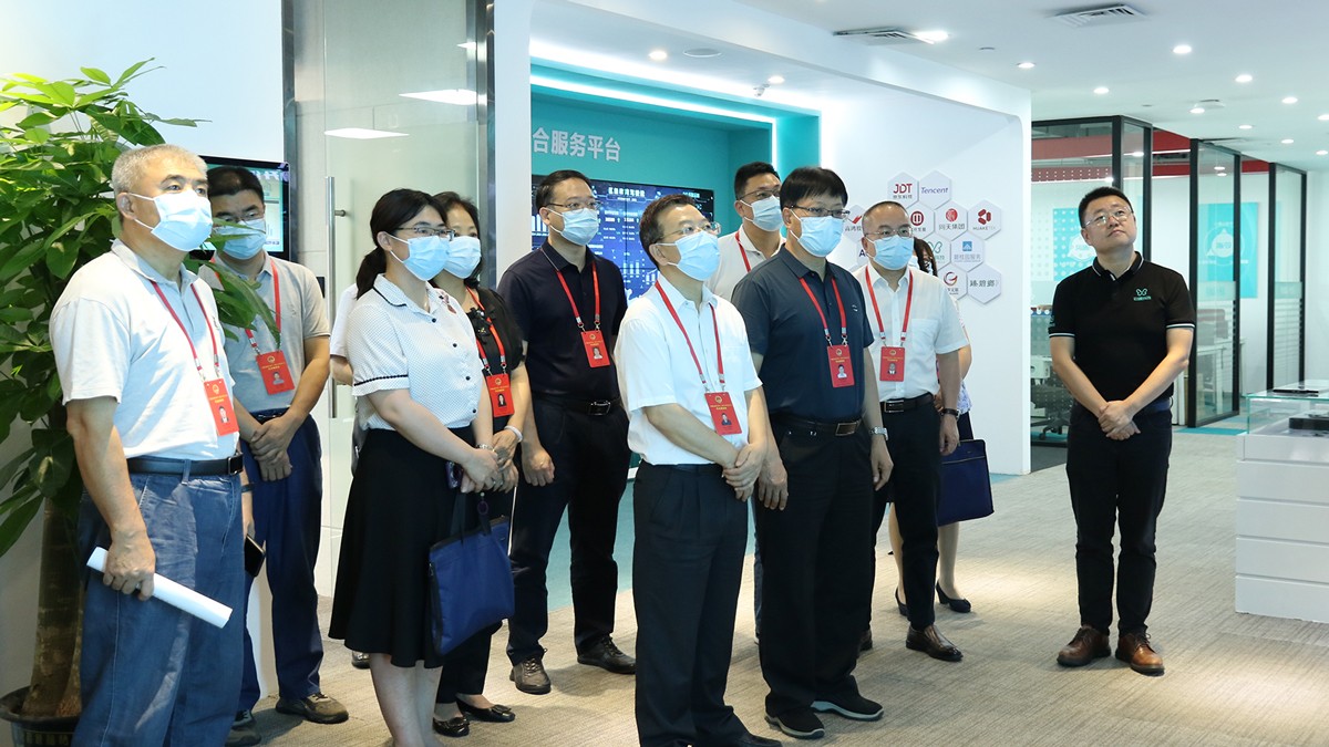 訪企交流，護航發(fā)展，海珠區(qū)人大常委會一行調(diào)研云蝶科技