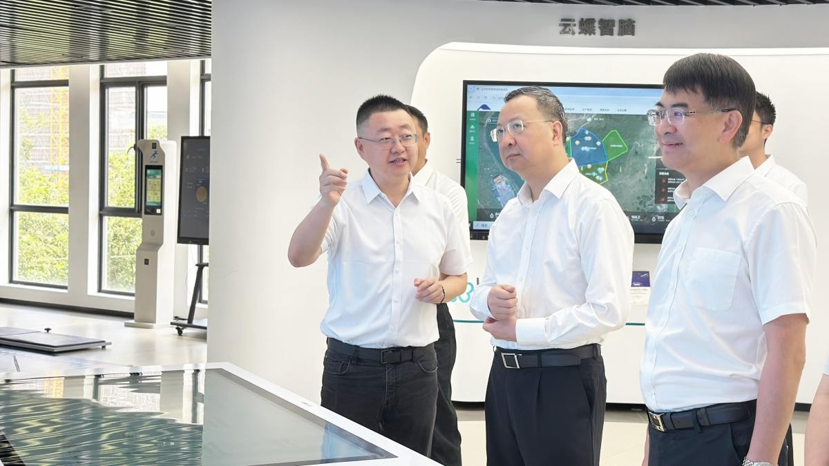 廣州市委常委、統(tǒng)戰(zhàn)部部長王煥清一行到訪云蝶科技參觀調(diào)研